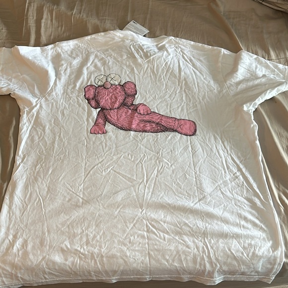 Brand new Kaws t-shirt with tags. XL Deadstock. - Picture 4 of 5